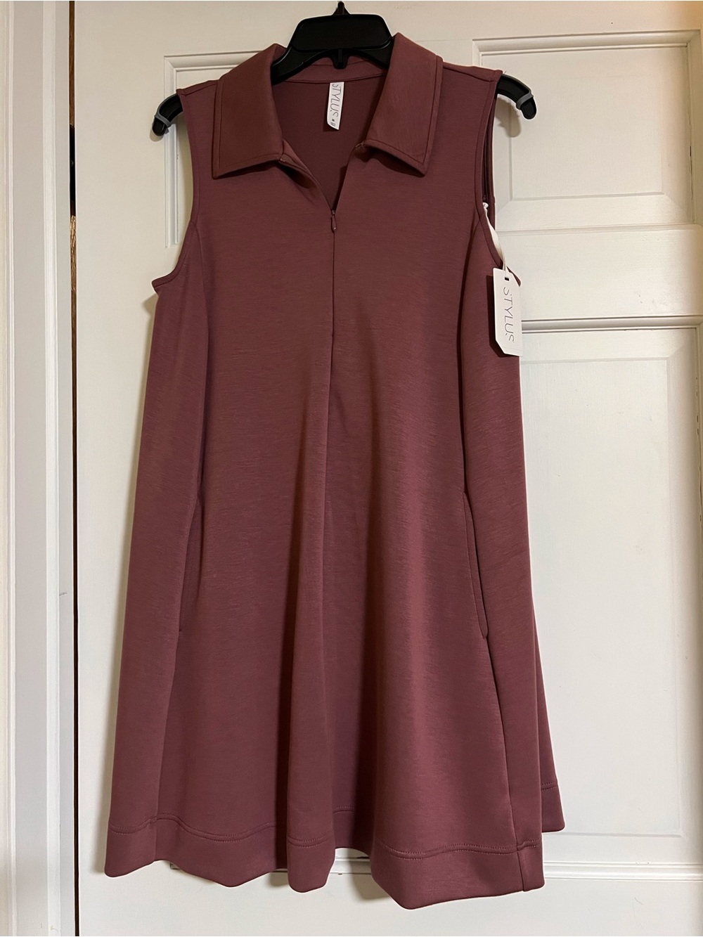 STYLUS Sleeveless Collared A-Line Dress in Mauve